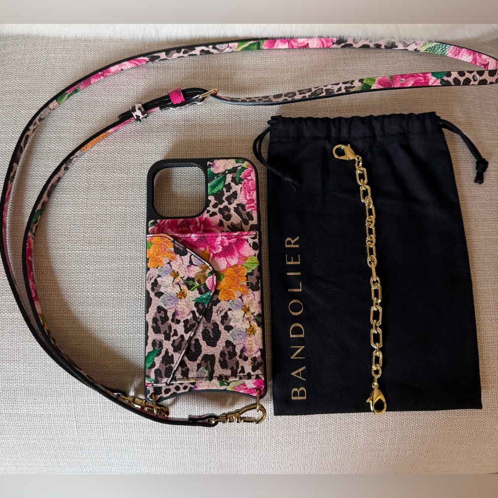 Bandolier Valentina Cheetah Duet- IPhone 13 Pro Max - Picture 3 of 6